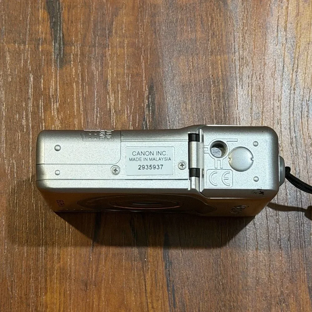 Vintage Frasier TV Show Cast & Crew Gift Canon Elph Jr. Silver Camera - Untested